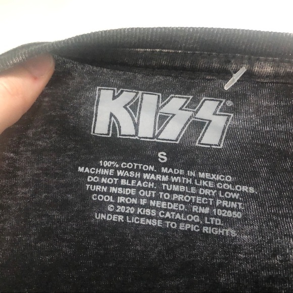 Kiss NWOT Distressed Graphic Tee - Picture 5 of 5